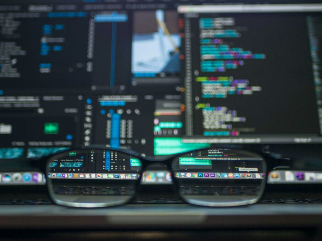 lunette devant du code informatique