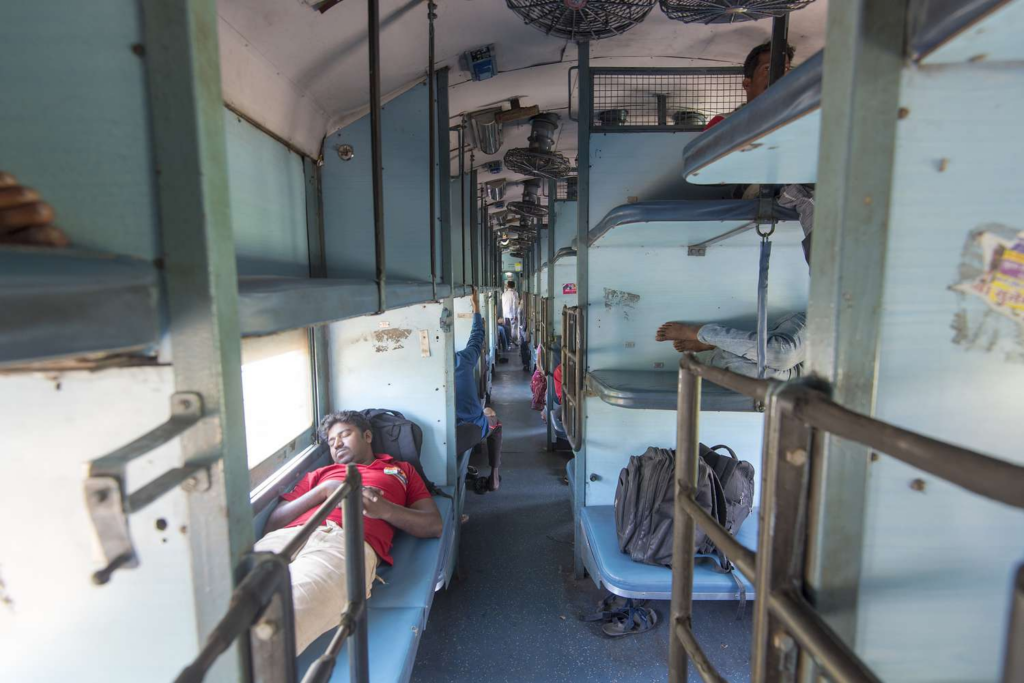 sleeper class dans un train indien